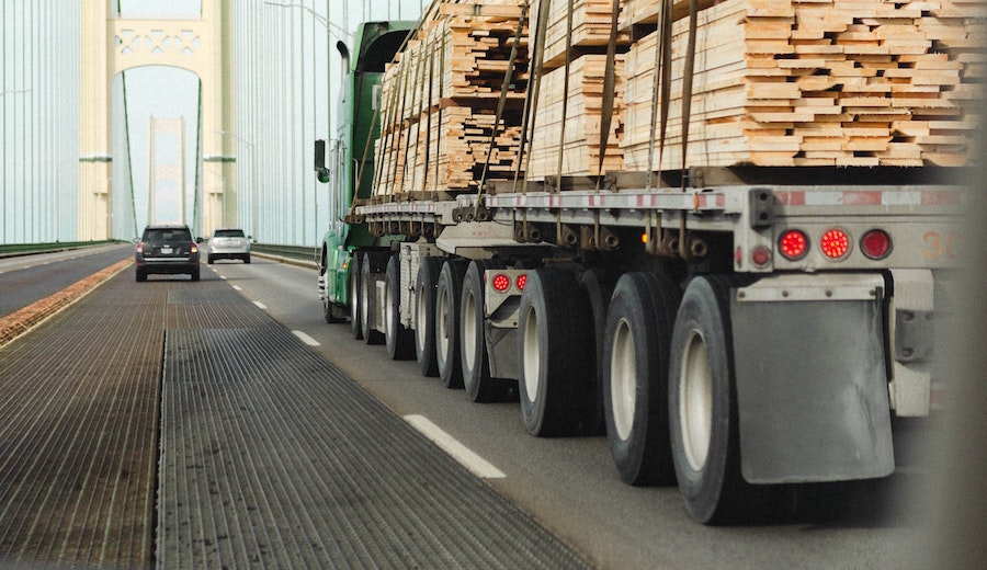 Road Safety for Semi Trailers: Critical Guidelines for Fleet Operators
