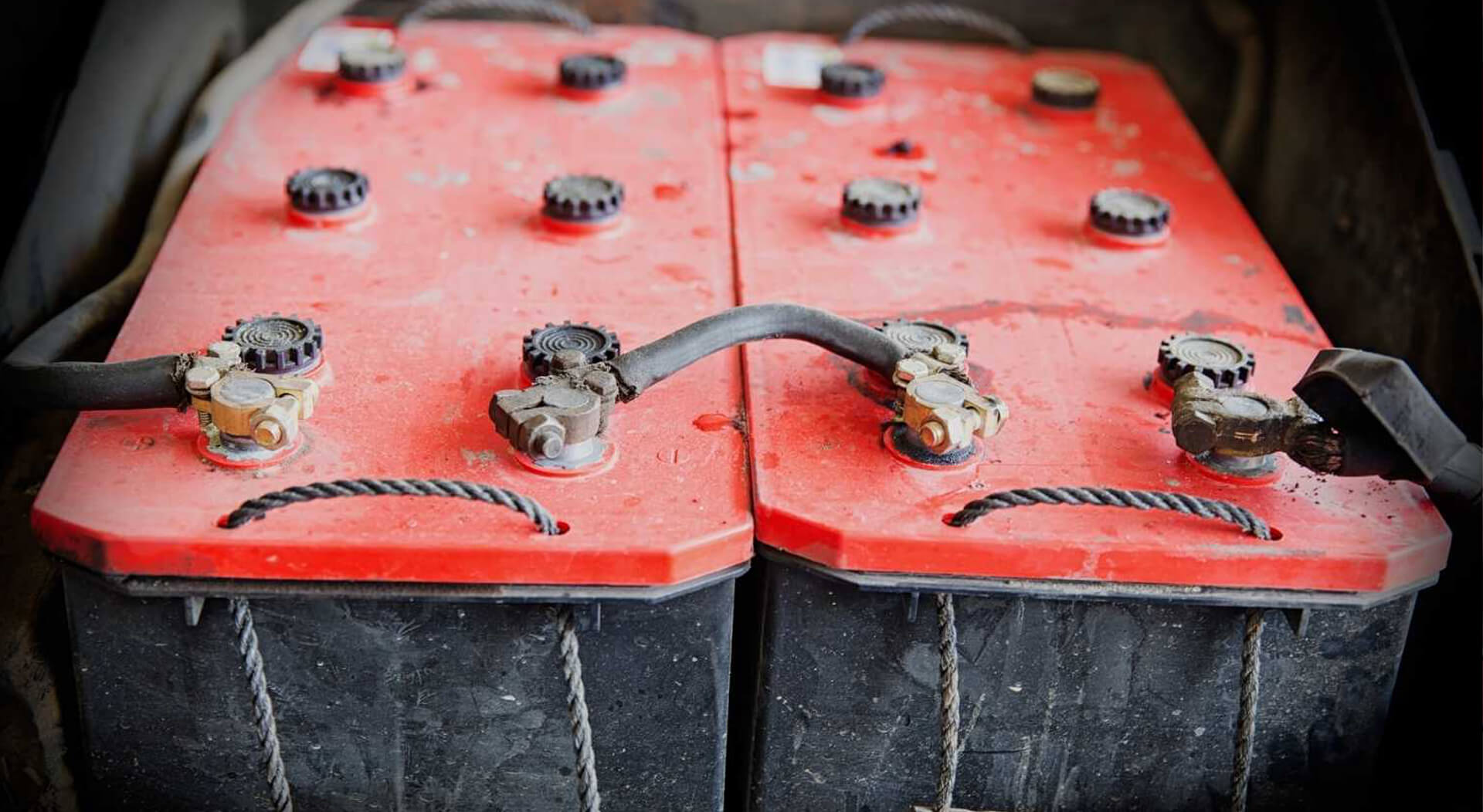 Trailer Battery & Auxiliary Power Systems: Maintenance and Load Management